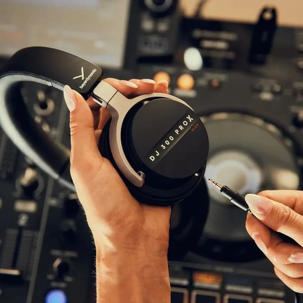 אוזניות DJ 300 PRO X CLUB&nbsp;מבית Beyerdynamic
