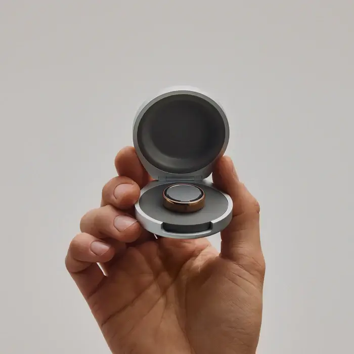 מטען נייד לטבעת חכמה עבור Oura Ring 5 מבית Oura