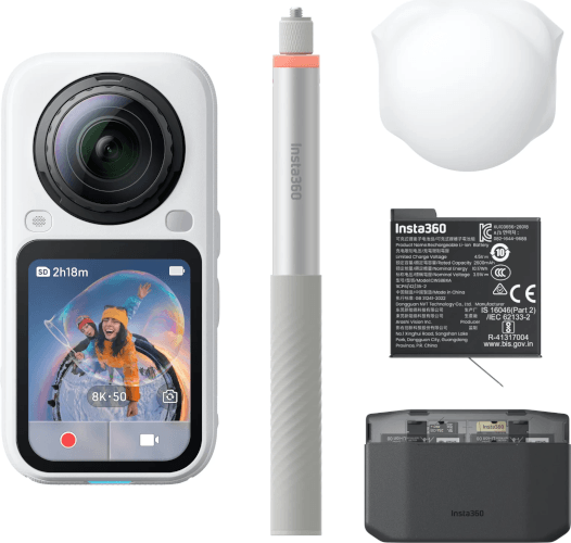 מצלמת אקסטרים X6 Essential Bundle Insta360